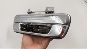 มือเปิดฝาท้าย(ตัวกลาง) Isuzu D-Max ปี 2002-2012 Chevrolet Colorado ปี 2004-2011 ชุบโครเมี่ยม #8-97235386-3