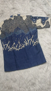 Galeri Batik Ardev - Kastara Kemeja Batik Pria Slim Fit Lengan Pendek Atasan Batik Warna Biru Elektrik