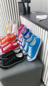 รองเท้า GC 1207 ทรงคอนเวิส ใส่ได้ทั้งชายหญิง ใส่ทน สีแดง/ฟ้า/ครีมดำ/ส้ม/ดำขาว/ชมพู/น้ำเงิน ขนาด 37-45 (Shop10)