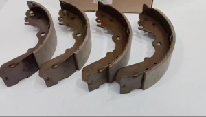 BRAKE SHOE PANTHER KAMPAS REM BELAKANG PANTHER 2.3CC 2.5CC 8.94479-709-1