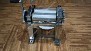 Máy cán khô mực quay tay loại lớn 17cm miễn ship tại hạ long