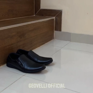 Geovelli - Sepatu Pria Hitam Pantopel Kulit PU - Sepatu Formal Pria Kerja Kantor G-1924