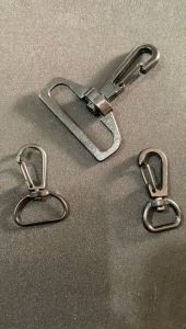 Cantolan Tas / Kaitan Tas BF Hitam