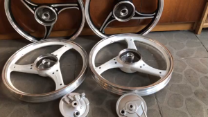 BÁN LẺ 1 CÁI MÂM-VÀNH ĐÚC TRƯỚC HOẶC SAU 3 CÂY ĐÙM-PHANH CƠ SÀI MÁ ĐÙM DREAM THÁI RÁP LÊN ZIN THEO XE KHÔNG CHẾ CHÁOXE KHÁC CẦN CHẾ VÀ THAY MÁ(1 CÁI)