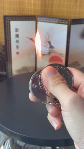 HCM Bật Lửa Xài Gas Móc Khóa Hình Đồng Tiên (2 Màu)