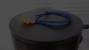 【🇲🇾Stock 】1 Pair Silicone Ear Plugs Anti Noise Ear Plug / Noise Reduction and Sound Insulation Bullet Shape Earplug With with Rope and Box 多用途耳塞 工业防噪 运动游泳耳塞