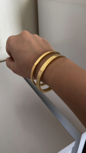 MAZEE Flat Bangle: A Stylish Lightweight Bangle Jewelry