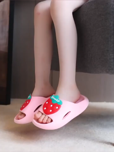 ✿จัดส่งจากประเทศไทย✿รองเท้าแตะกันลื่นสำหรับเด็ก เด็กผู้หญิง เด็กชาย ผลไม้ พีวีซี รองเท้าแตะชายหาด รองเท้าแตะในห้องน้ำ
