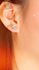 Anting Tindik Stud Wanita White Topaz Oval Perak 925 Pazionette