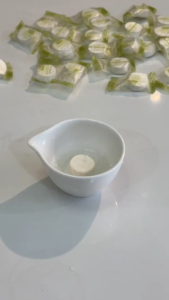 Mini Reusable Compact Magic Compressed Coin Size Cleansing Facial Towel Travel Friendly Portable Non Woven Mesh PER PIECE