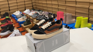 รองเท้าผ้าใบ Van Knu Skool (size 38-44) สีดำส้ม การันตีคุณภาพ พร้อมส่ง