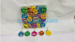 Souvenir Berkualitas untuk Acara: Gantungan Kunci SMILE Kaleng isi 100pcs