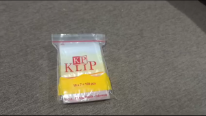 Plastik Klip/Zipper Uk 7x10 (KEMASAN MERAH & BIRU)