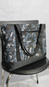 Dely Tote Bag Tas Pria Kanvas Warna Hitam Penutup Resleting