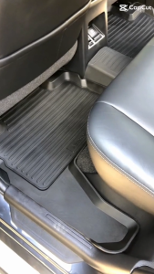 ผ้ายางปูพื้นรถยนต์ ถาดยางปูพื้น พรมปูพื้นรถ NEW PAJERO ( 6 ชิ้น หน้า 2 กลาง 3 แถว3 1 ชิ้นแผ่นใหญ่ ) ปาเจโร่ สปอร์ต