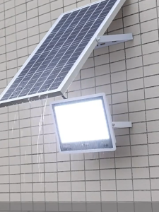 【ร้านค้าเชื่อถือได้ 】6000W ไฟโซล่าเซลล์ชาร์จระหว่างวันและเปิดอัตโนมัติหลังจากมืดป้องกันฟ้าผ่า กันน้ำระดับ IP67