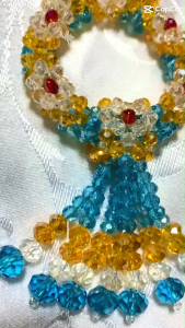 พวงมาลัยคริสตัลพวงเล็กสีฟ้า ลายดอกข้าวหลามตัด 5 ดอก อุบะ 7 ชาย