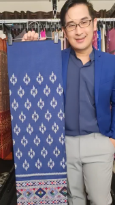 41ผ้าฝ้าย ผ้าทอทั้งผืน ลายมัดหมี่ฝ้ายคราม สีน้ำเงิน