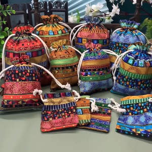Famoustore Ethnic Drawstring Bag Art Style Pouch Bag Jute Bag Jewellery Bag Gift Bag Linen Burlap Bag Beg Guni Uncang emas 收納袋 麻布袋