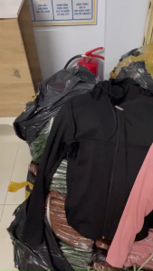 áo khoác kiểu nữ thun tăm lạnh dây kéo vạt bầu phối mũ