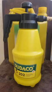 bình phun nước 2 lít đầu phun bằng đồng có kèm vật phẩm thay thế