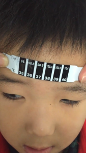 ✳️H21💦พร้อมส่งในไทย แถบวัดไข้ เด็ก ผู้ใหญ่ ที่หน้าผาก แผ่นวัดไข้ แถบวัดไข้เด็ก แผ่นแปะวัดไข้ เทอโมมิเตอร์วัดไข้ ใช้ซ้ำ