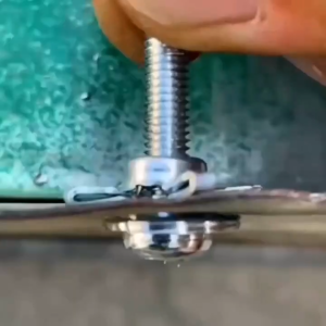 สกรูกลีบดอกไม้ น็อตสกรูโลหะ สกรูงานไม้ พุกปีกผีเสื้อ พุกโลหะ ชุดสกรูเกลียวปล่อยแบบขยาย