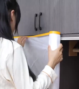 พลาสติกปิดพ่นสี พลาสติกคลุมกันฝุ่น มีเทปกาวใน เทปฟิล์มสำหรับงานพ่นสี ชนิดมีเทปกาวในตัว (ร้านส่งจากไทย)