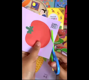 90 ชิ้นเด็กสนุกกระดาษตัดหนังสือเด็ก DIY ชุดหัดตัดกระดาษ+กรรไกรเด็ก เซทตัดกระดาษ ฝึกใช้กรรไกร ของเล่นเสริมพัฒนาการเด็ก