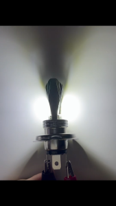 ไฟหน้า ไฟสี ขาว รถมอเตอร์ไซค์ ขั้ว H4 ไฟสูง ต่ำ