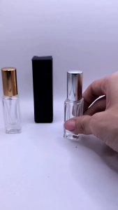 Premium Square Travel Size Perfume Glass Bottle With Spray Head Botol Kaca Minyak Wangi 香水玻璃喷雾分装瓶方形