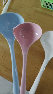 กระบวยปากแหลม SP257K  กระบวย SP257 กระบวย กระบวยเมลามีน กระบวยตักอาหาร ภาชนะตักอาหาร ผลิตภัณฑ์เมลามีน