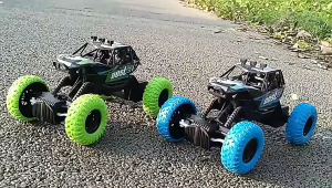 Remote control car toy illuminated off-road climbing car four-wheel drive monster truck boys birthday gift exquisite gift