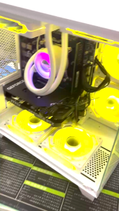 Panoramic Room Mini Frameless Computer Case with Double-Sided Glass Side Penetration, 240mm Water Cooling Support, and 7 Fan Positions