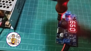 โมดูล LM2596 DC-DC STEP Down DC 4V-40V DC 1.25V-37V 3A ควบคุมแรงดันไฟฟ้า สามารถปรับได้ LED แสดงผล