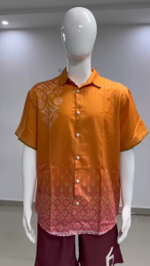 2567 ชายเสื้อลายไทยเสื้อคอปกขนาดใหญ่แขนสั้นเสื้อผ้าบุรุษและสตรีเสื้อลำลองกลางแจ้ง