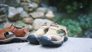 Mens Genuine Leather Sandals Breathable Leather Sandals Slippers Dual-use Adjustable Beach Shoes sandals for men Mens Sandals Slides