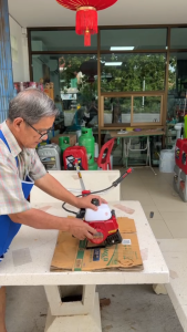 เครื่องตัดหญ้า 2 จังหวะ สีแดง 40.2cc MP-411-E Mitsupower (คาบูลูกลอยลานเบา)