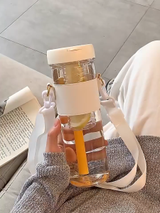 BOTOL MINUM SEDOTAN TALI PANJANG BENING KLX 106 850 ML/BOTOL PORTABLE SARINGAN TERPISAH