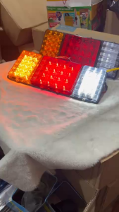 Đèn hậu xe tải Led 2003. Đèn hậu 3 ngắn chống nước 12/24v
