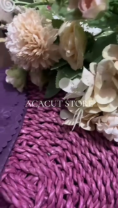 Hijab Segi 4 Motif Embos: Model & Aksesoris Terbaru