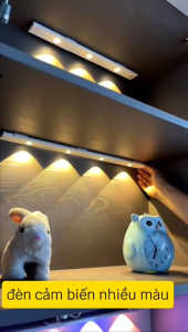Đèn led cảm biến chuyển động dán kệ tủ 3 màu cảm biến chuyển động phòng ngủ chân cầu thang