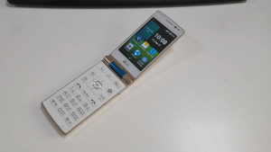 LG Wine Smart LG D486 Quad Core 3.2 Inches 1GB RAM 4GB ROM LTE flip phone 3.15MP Camera Mobile phone