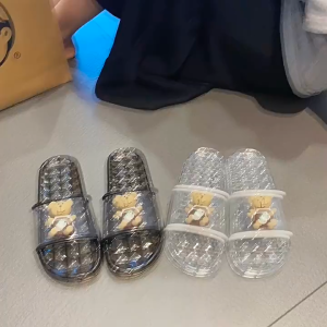 Dép nữ quai ngang trong suốt gắn charm gấu dễ thương