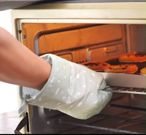 Heat resistant gloves ถุงมือผ้ากันความร้อน 1 คู่คละสี