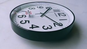 Jam Dinding Diamond 3015 Diameter 30cm Sweep Silent Aesthetic Elegant Angka Timbul Silver Gold Putih