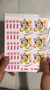 In Sticker ảnh và tên Bé theo yêu cầu decal nhựa có cán màng không thấm nước không bong tróc phai màu.