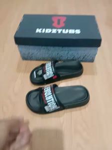 KIDZTUBS Sandal Anak Laki-Laki Karet & Slipper Slide Selop Slipon Jepit Karakter Warna Hitam Usia 6-10 Tahun