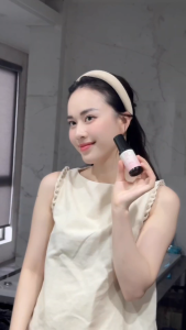 Dưỡng trắng nách giảm thâm nách UMIHA 45ml - Xịt dưỡng mờ thâm nách sạm nách trắng da nách mịn da với Niacinamide