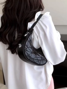 Tas Wanita Modern & Kualitas Tinggi: Grosirready 2404